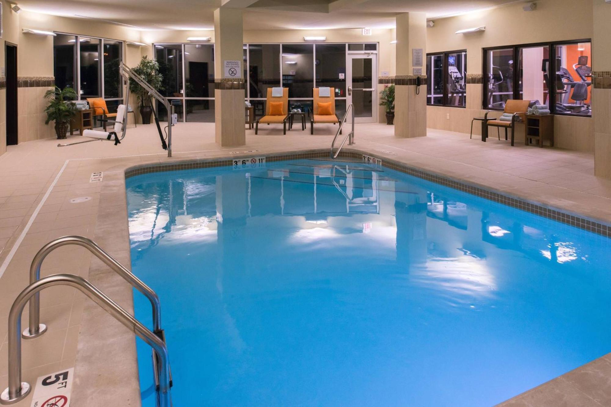 Courtyard By Marriott Hot Springs Hotel Екстериор снимка