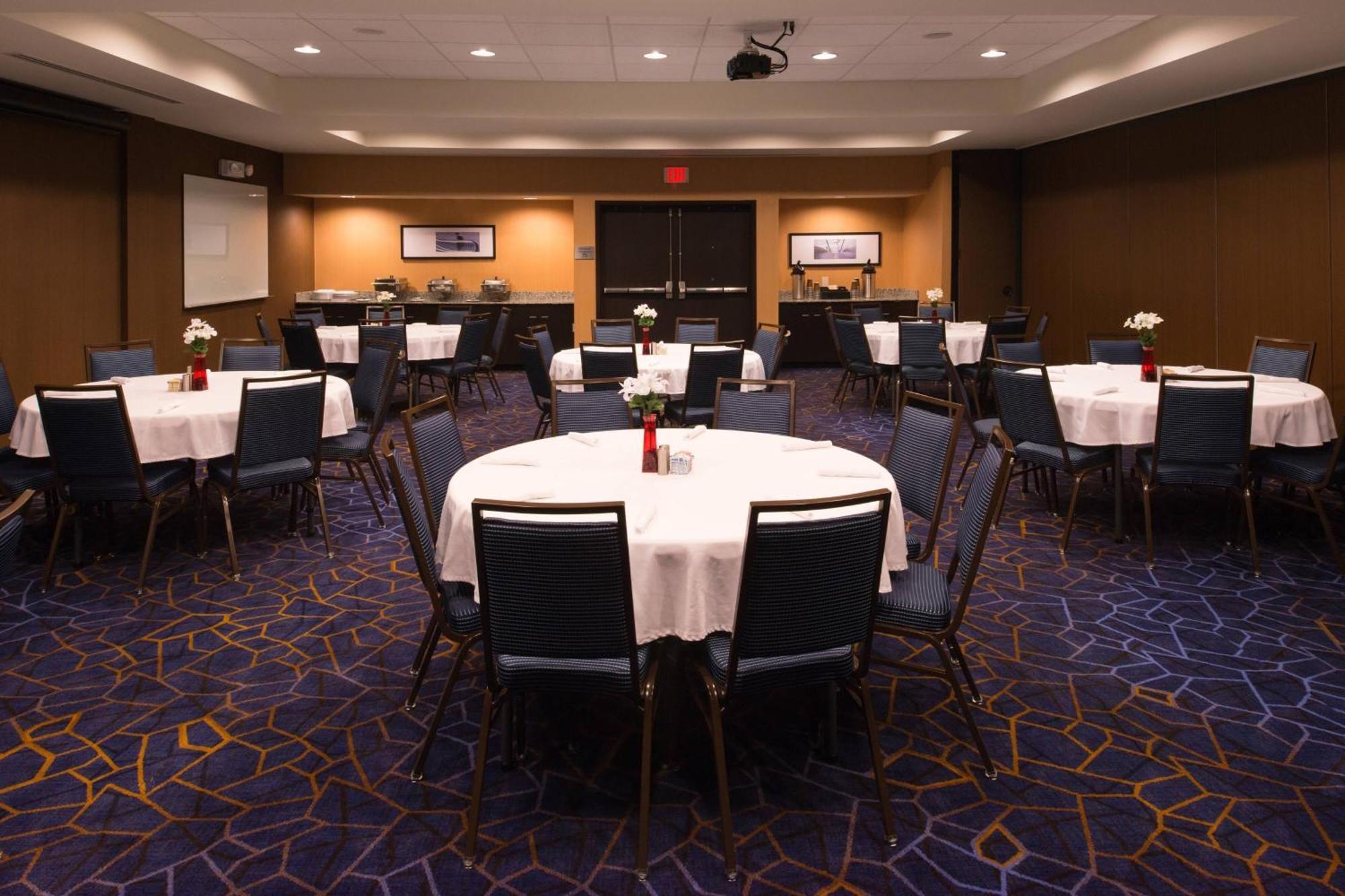 Courtyard By Marriott Hot Springs Hotel Екстериор снимка