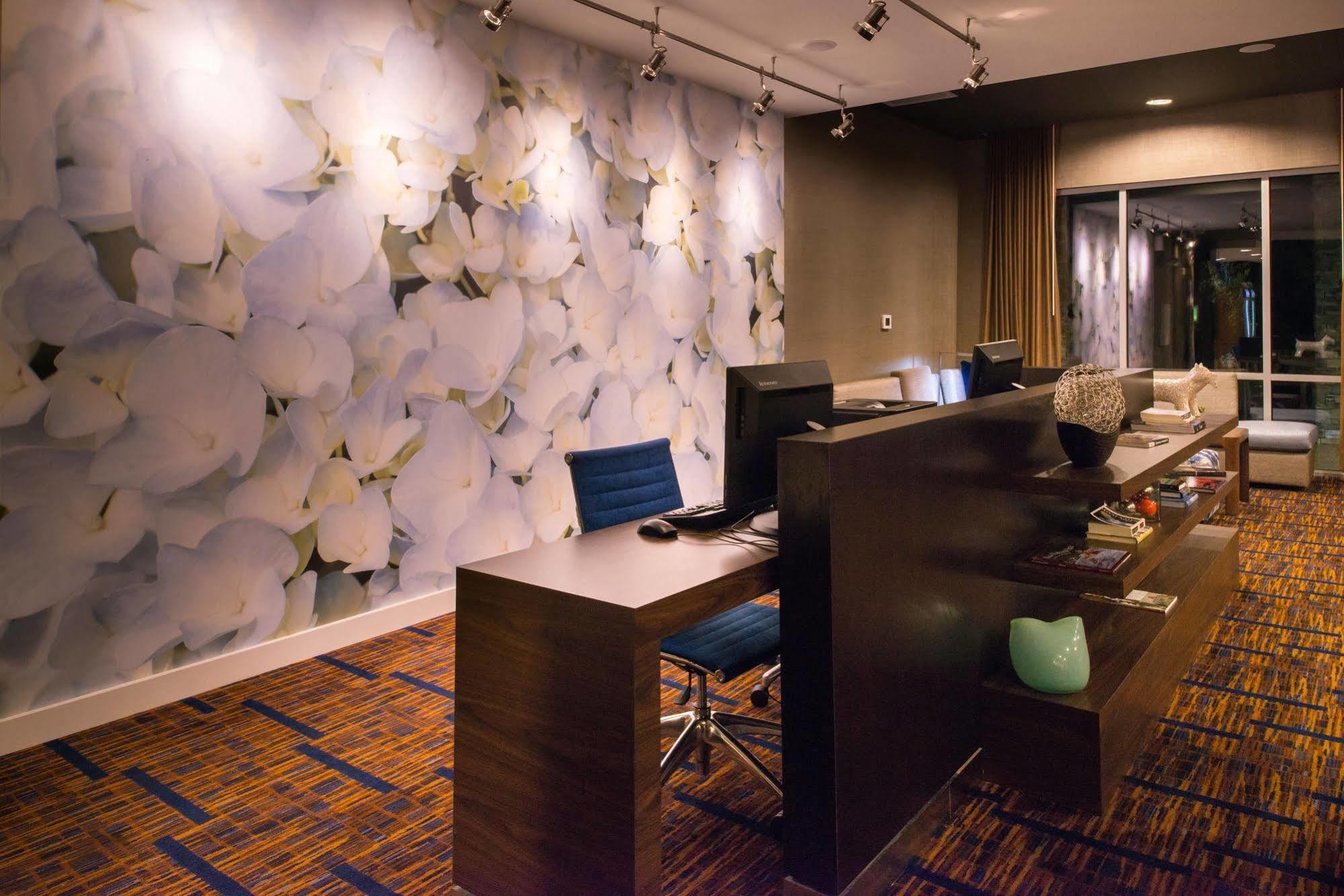 Courtyard By Marriott Hot Springs Hotel Екстериор снимка